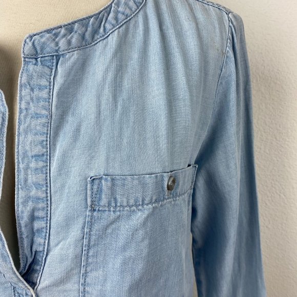 Cloth & Stone Womens Blouse Small Blue Chambray Pull Over Long Sleeves Pockets - Picture 3 of 11